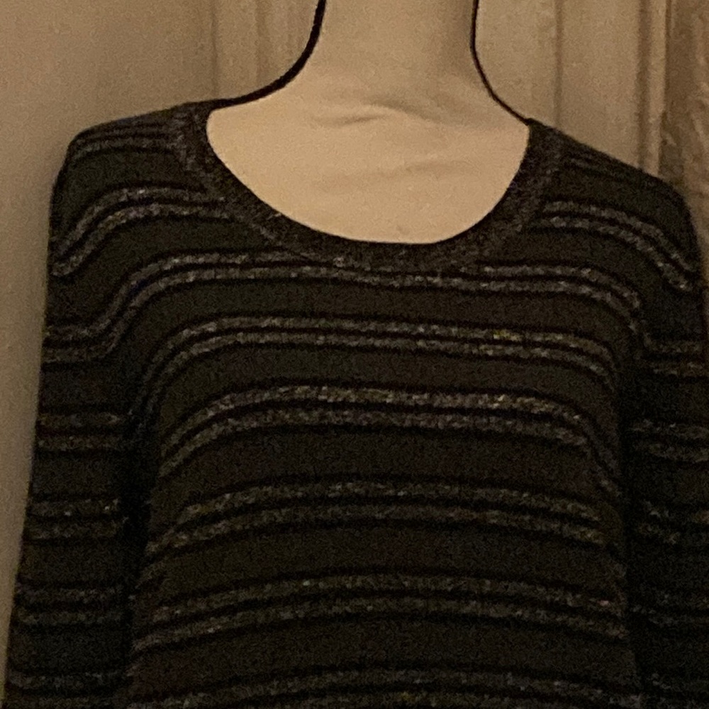 Sophisticated Black and Gray Crew Neck Sweater with Shimmering Stripes